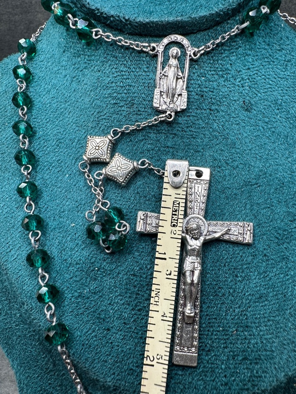 Creazioni Falasco Silver Crucifix Rosary Necklace with Emerald Green Beads - Picture 6 of 9